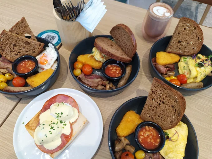Circle café – dubai staple for breakfast