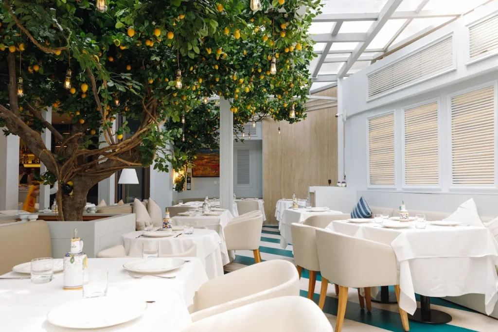 Restaurant Village, Near Four Seasons Hotel، - Jumeira St - Dubai - United Arab Emirates