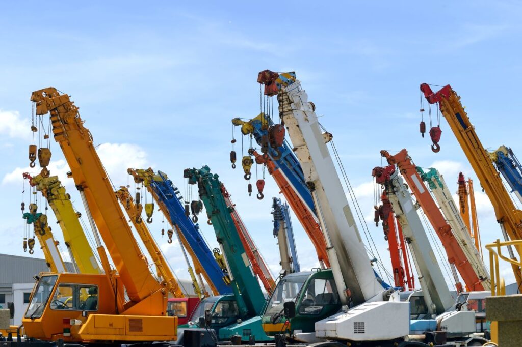 Close up multi crane truck scaled 1 1024x682