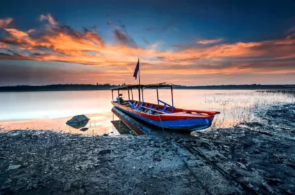 Oberoi Boat