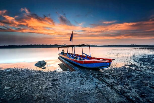 Oberoi Boat